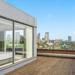 Roomzzz Stratford Aparthotel Londra